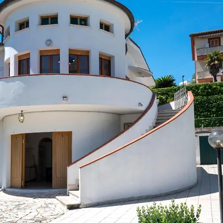 Apartament M378 - Marcelli, Trilocale Con Balcone E Posto Auto